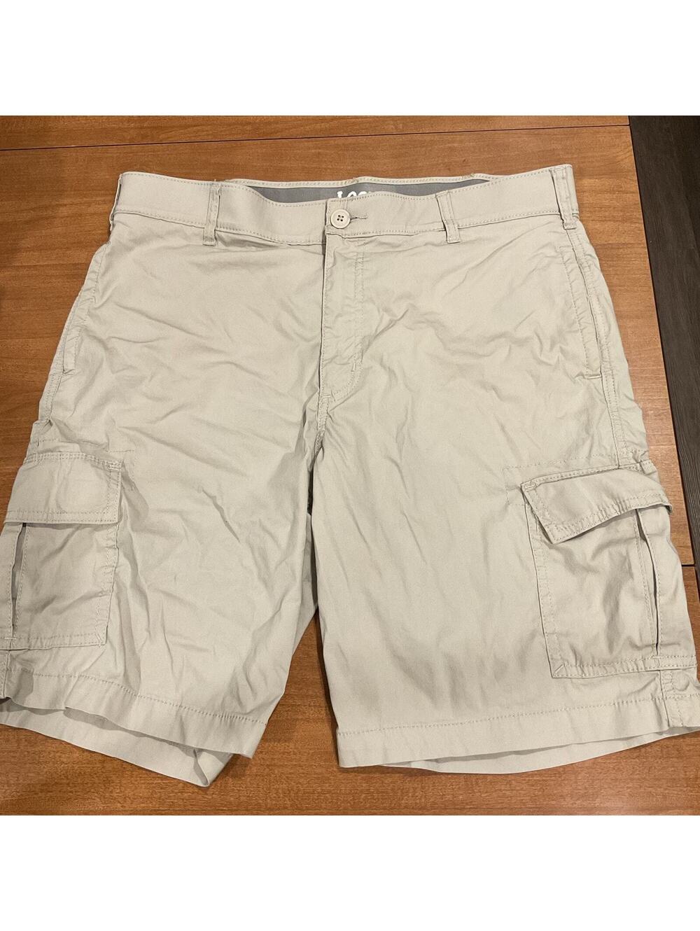 Lee Men's Beige Cargo Shorts Size 40 Waist-102